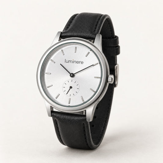Relógio social masculino Luminere Stockholm Silver, caixa fina prata, mostrador prata sem números e pulseira de couro preta