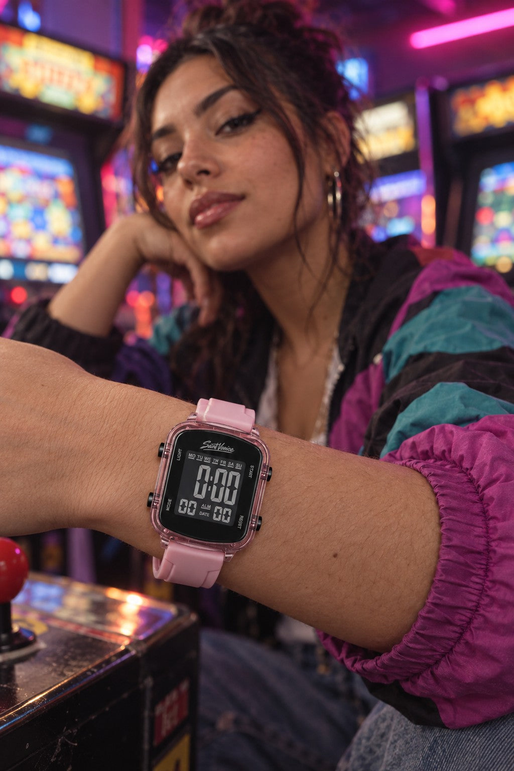 Saint Venice Pixel Pink — no pulso